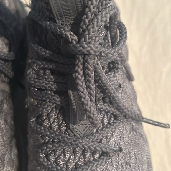 Nike LeBron 15 “City Edition” Wolf Grey/Metallic Gold Size Men 4 Youth Like new - Picture 15 of 16